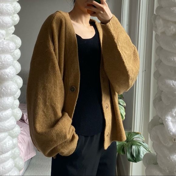 H&M Tan color wide sleeves cardigan - Picture 2 of 4